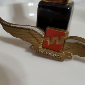 WESTERN AIRLINES Vintage plastic  Jr. Pilot wings